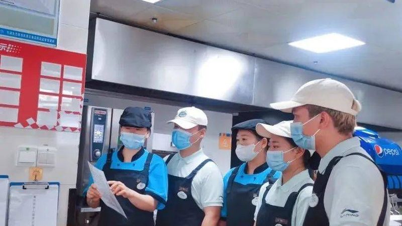 坚果炒货批发价格，含运费吗？揭秘批发市场的价格构成